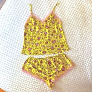 Victoria Secret Satin Sleep Short and Cami set . Medium .